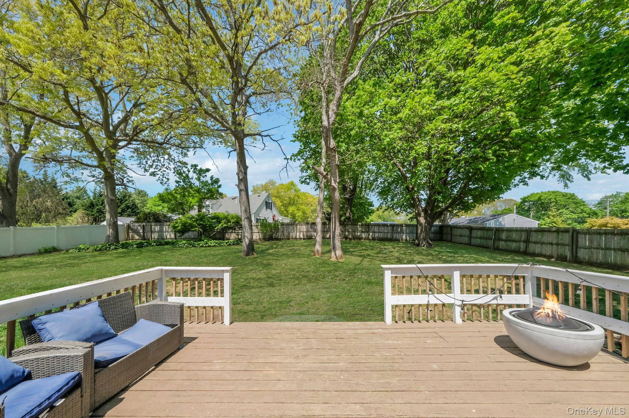 5 Oakwood AVE, Port Jefferson Station, NY 11776