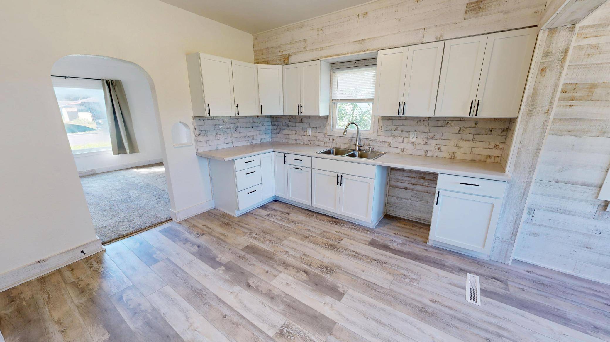 447 E Schlieman AVE, Appleton, MN 56208