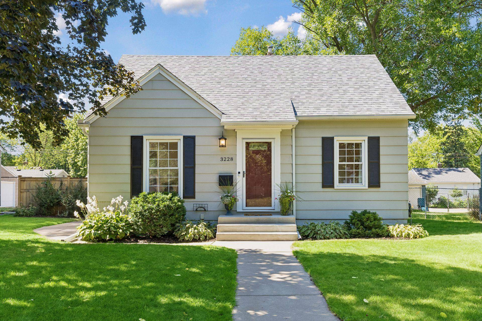 3228 Hampshire AVE S, Saint Louis Park, MN 55426