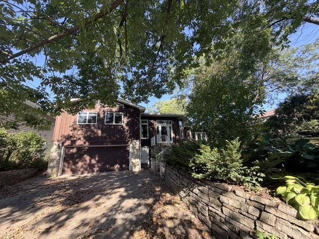 168 Peninsula RD, Medicine Lake, MN 55441