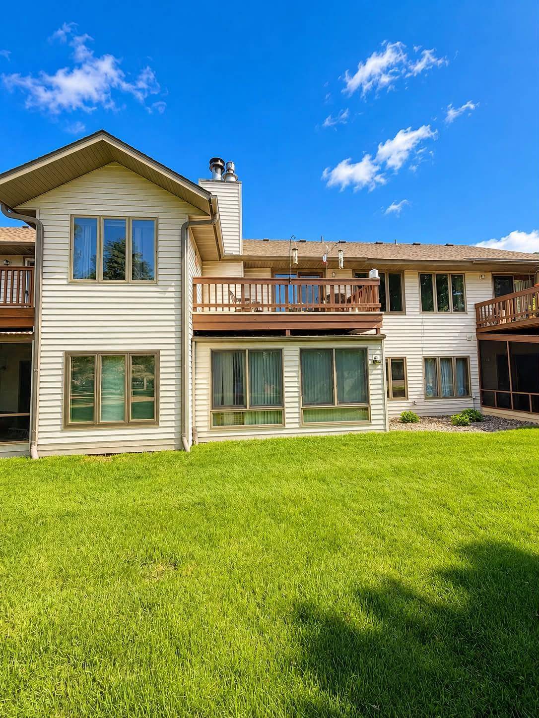 2066 Stockinger DR, Saint Cloud, MN 56303