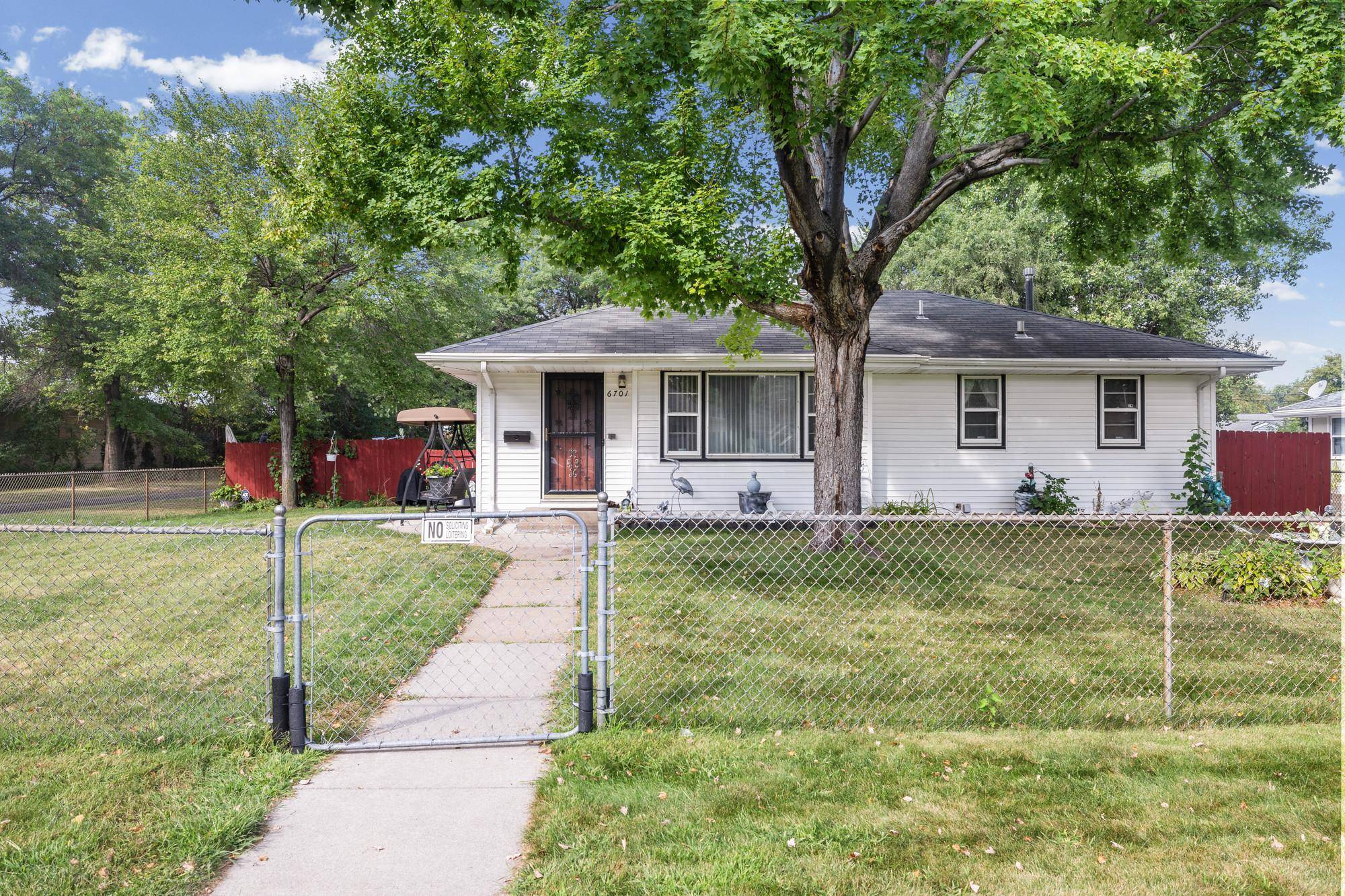 6701 Regent AVE N, Brooklyn Center, MN 55429