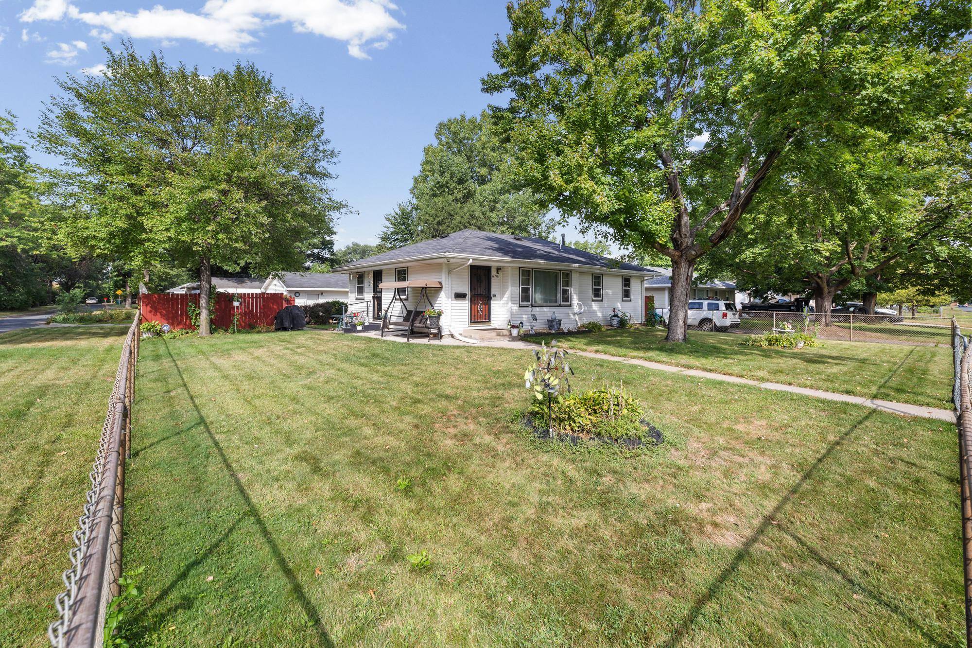 6701 Regent AVE N, Brooklyn Center, MN 55429