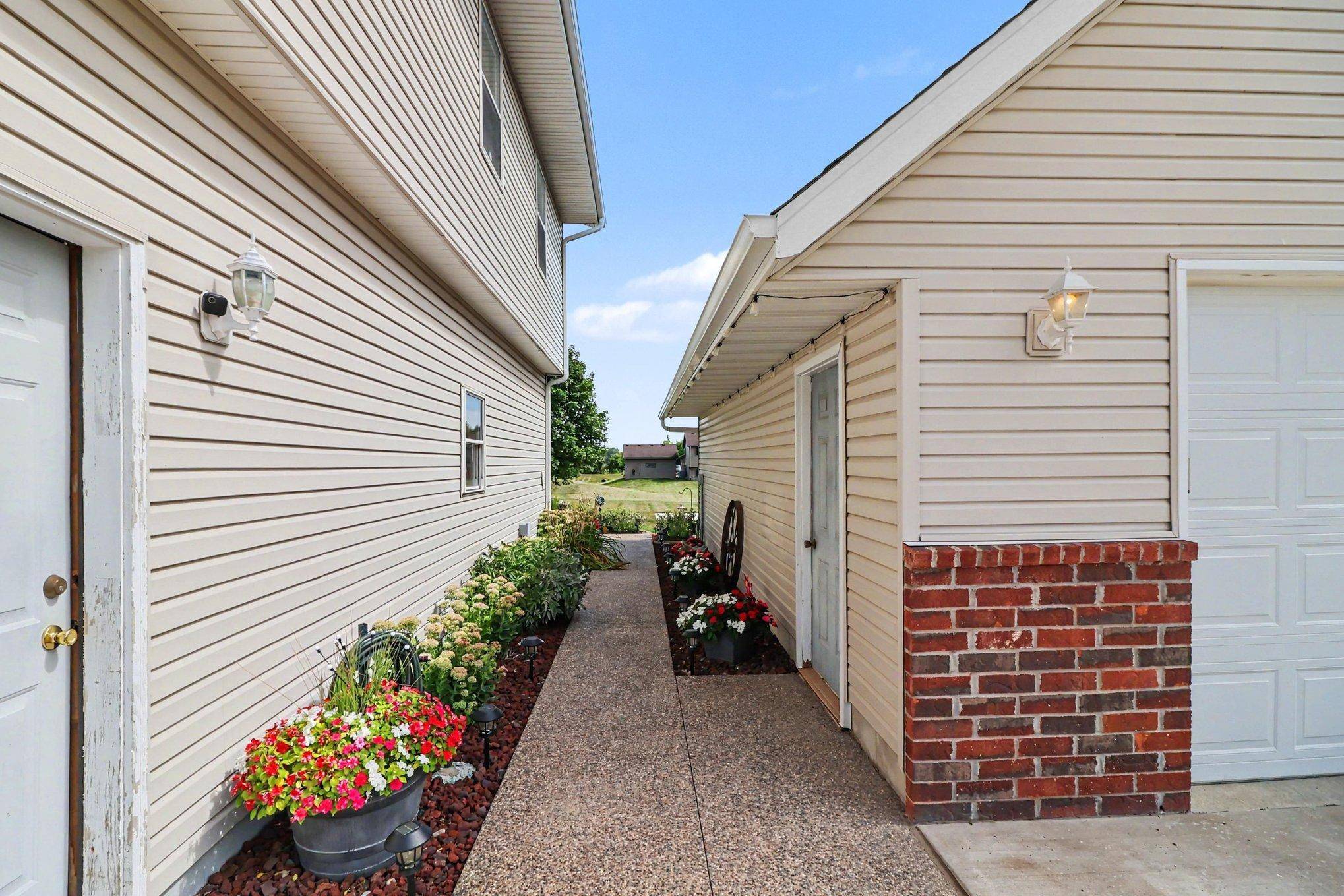 781 Hillside AVE SW, New Prague, MN 56071