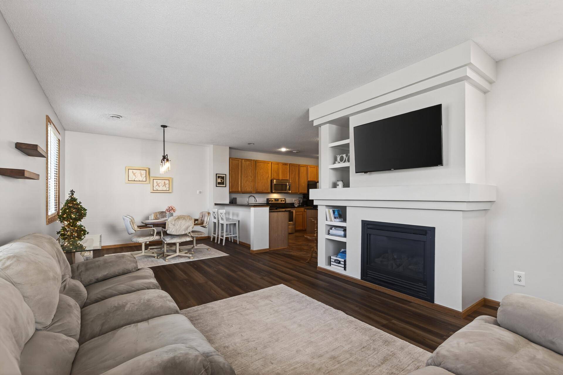 18451 97th PL N, Maple Grove, MN 55311