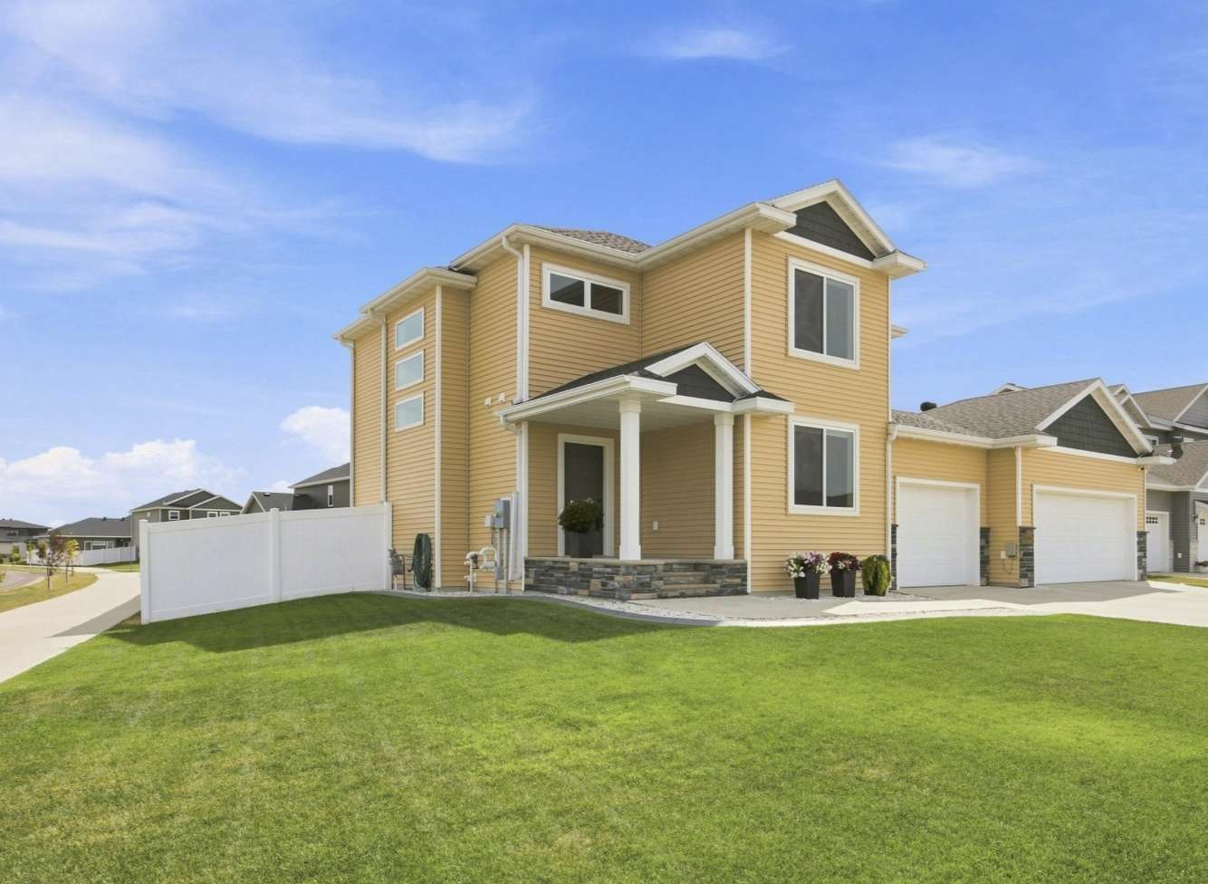 3606 Cordova LOOP S, Fargo, ND 58104
