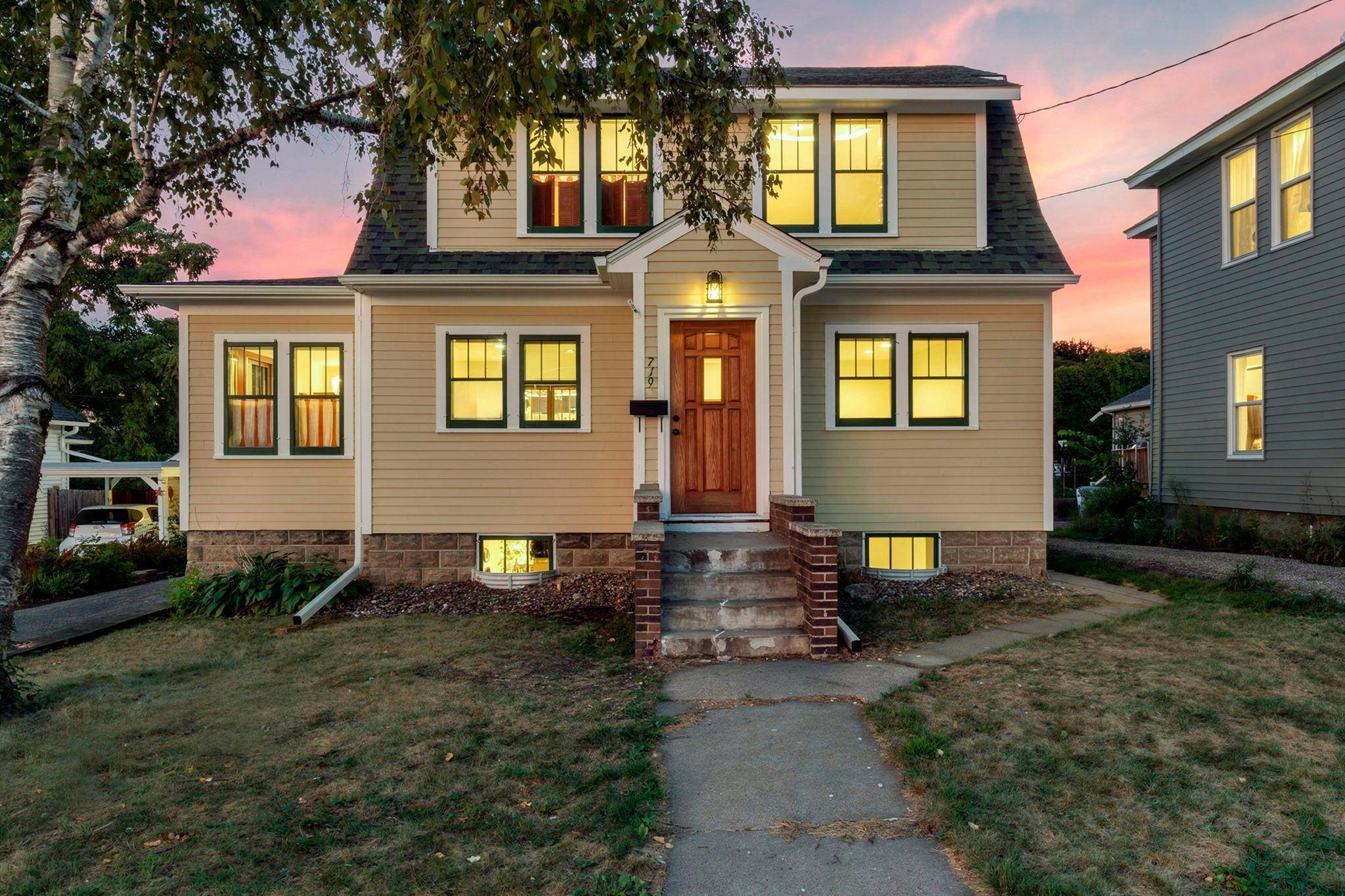 719 Potter ST, Red Wing, MN 55066