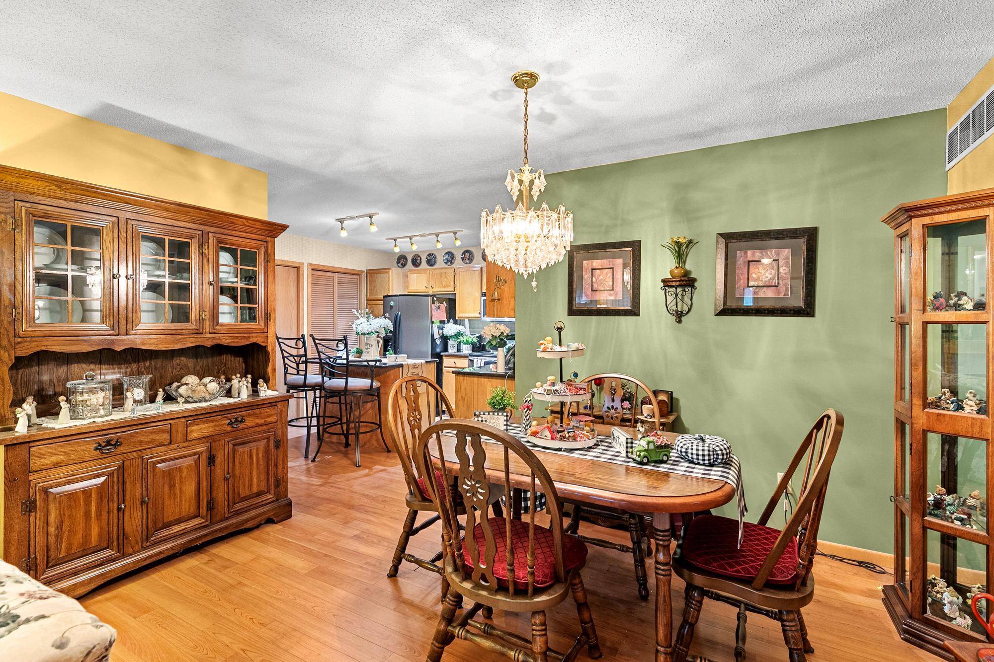 15202 Greenhaven WAY, Burnsville, MN 55306