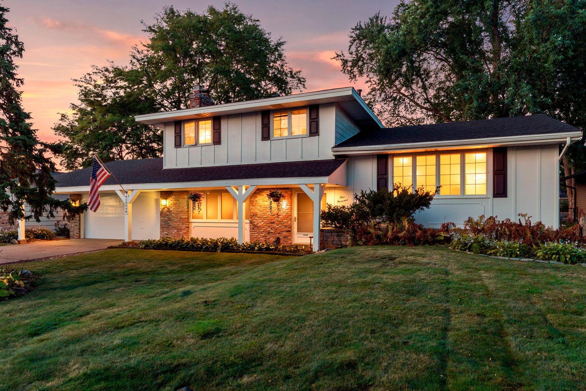 1000 Tiller LN, Shoreview, MN 55126