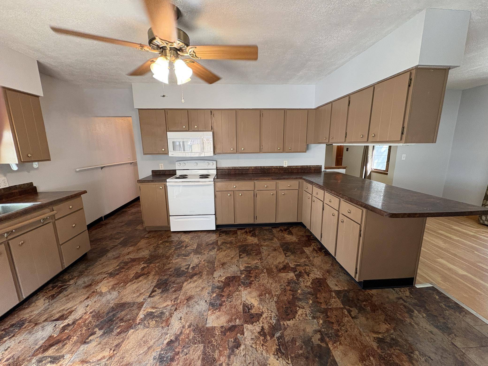 403 N 7th ST, Marshall, MN 56258