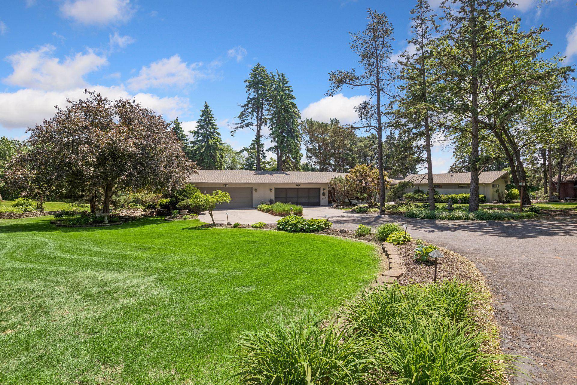 2205 Long Lake RD, New Brighton, MN 55112