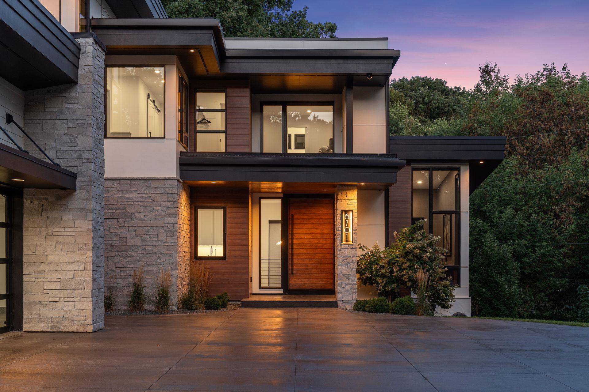 6701 Cheyenne TRL, Edina, MN 55439