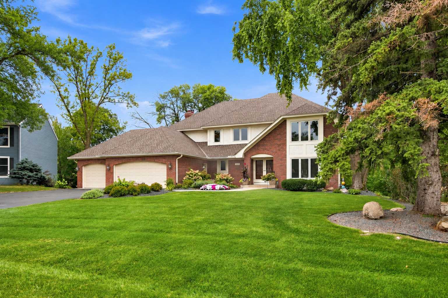 13015 38th PL N, Plymouth, MN 55441