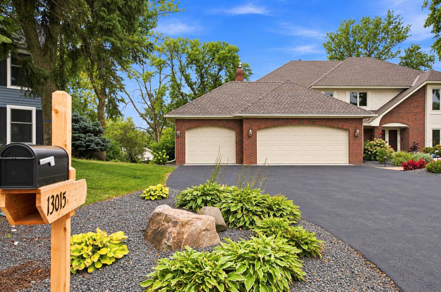 13015 38th PL N, Plymouth, MN 55441