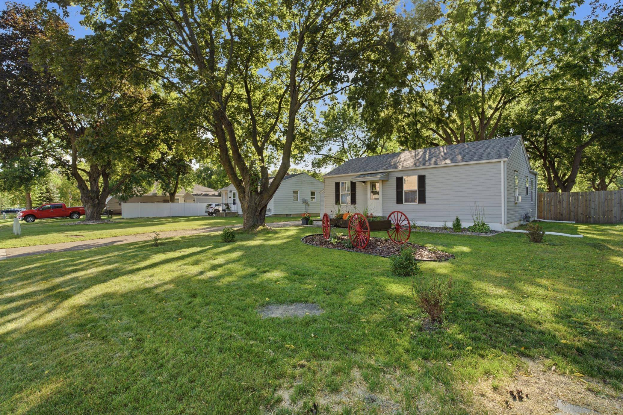 1416 6th ST SW, Willmar, MN 56201