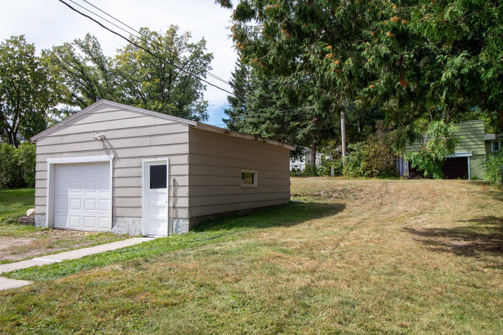 517 NE 10th AVE, Grand Rapids, MN 55744