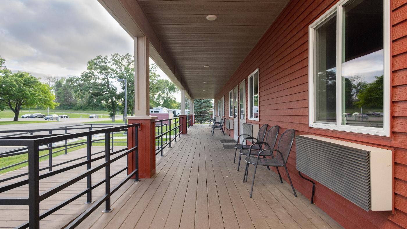 102 Glenhaven DR, Battle Lake, MN 56515