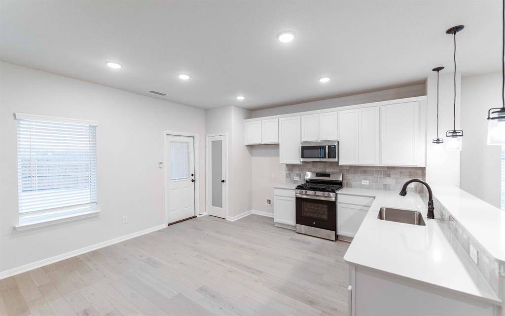 2408 Hollyhill Way, Sherman, TX 75092
