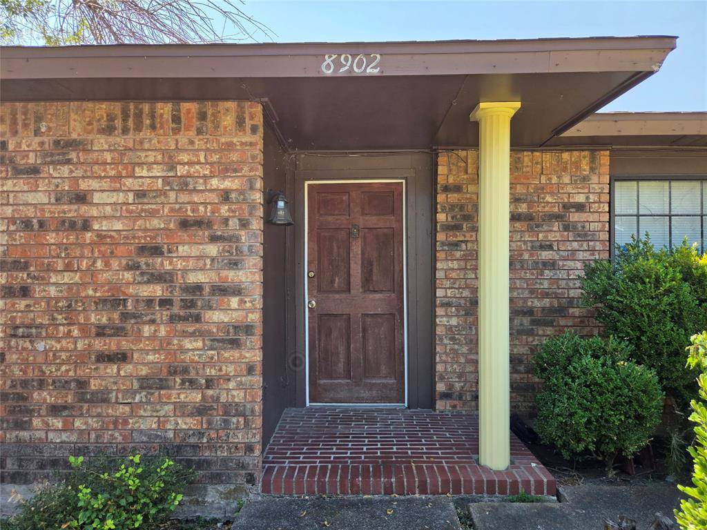 8902 VERNON, Rowlett, TX 75088