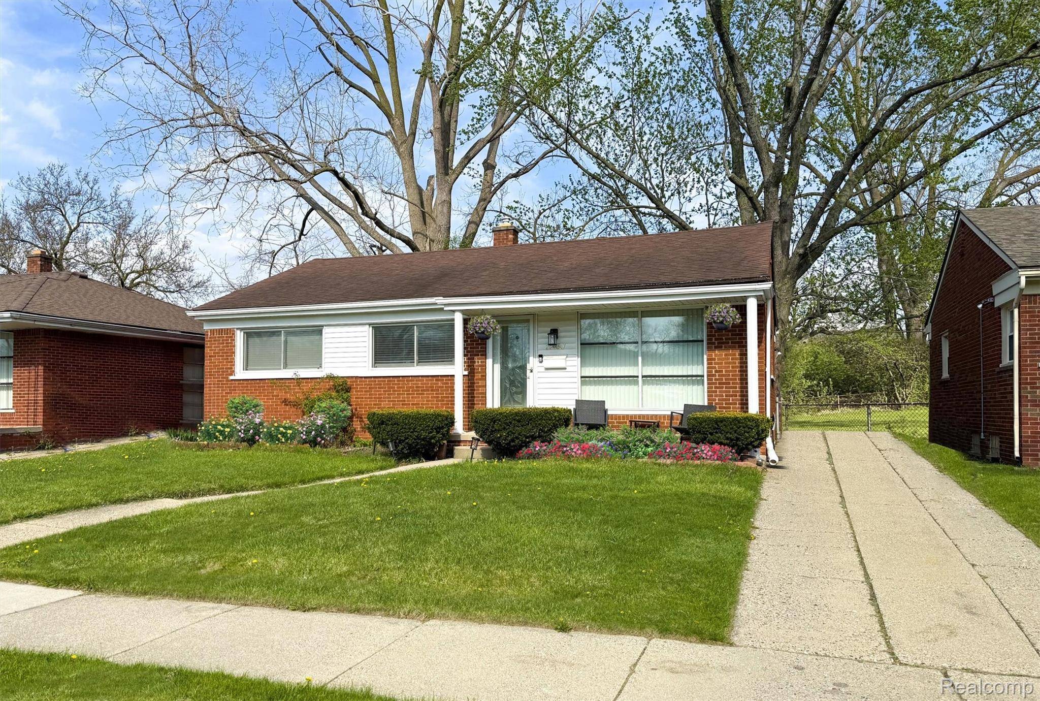 22030 Church ST, Oak Park, MI 48237