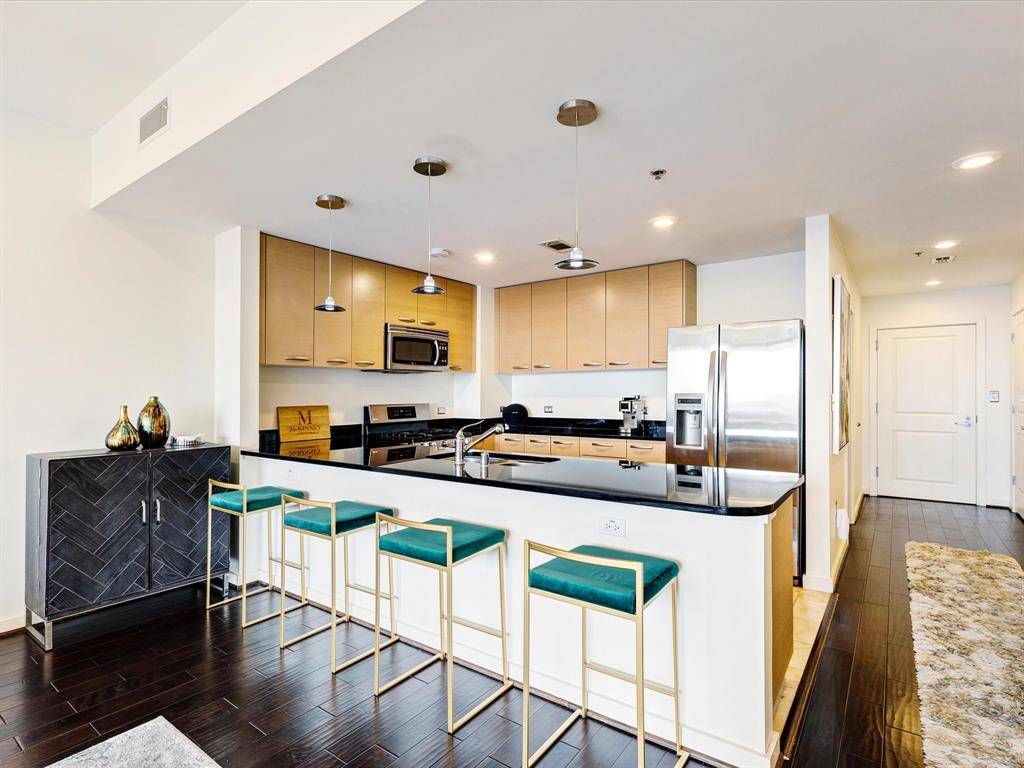 1200 Main Street #1404, Dallas, TX 75202