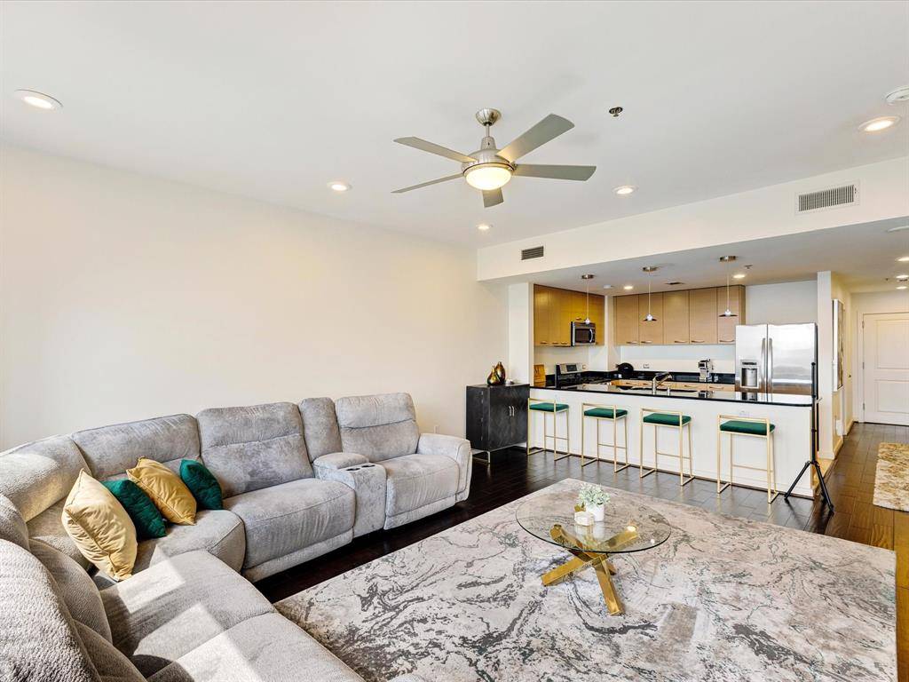 1200 Main Street #1404, Dallas, TX 75202