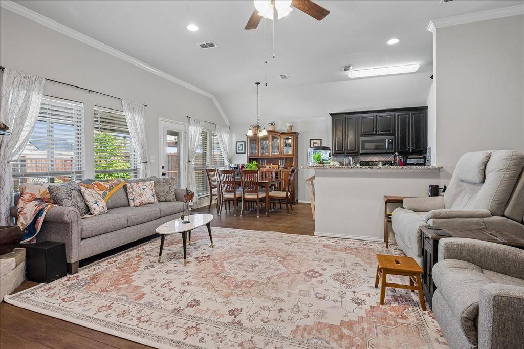 8821 Davis Street, Rowlett, TX 75088