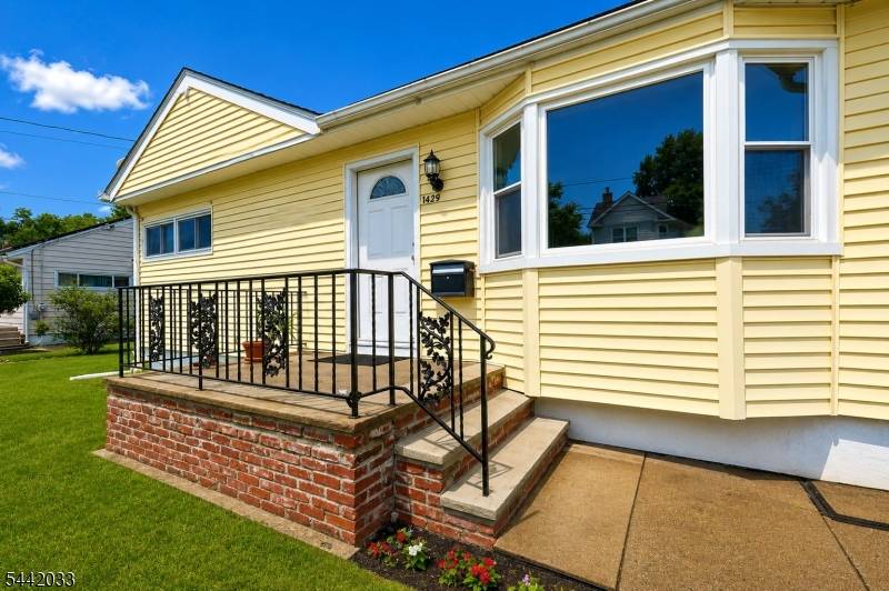1429 Washington Ave, Pompton Lakes Boro, NJ 07442