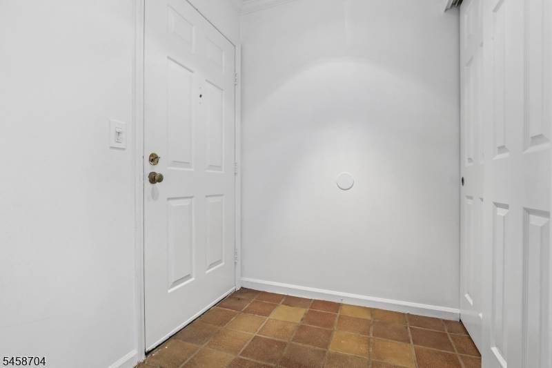 44 Jamestown Rd, Bernards Twp., NJ 07920