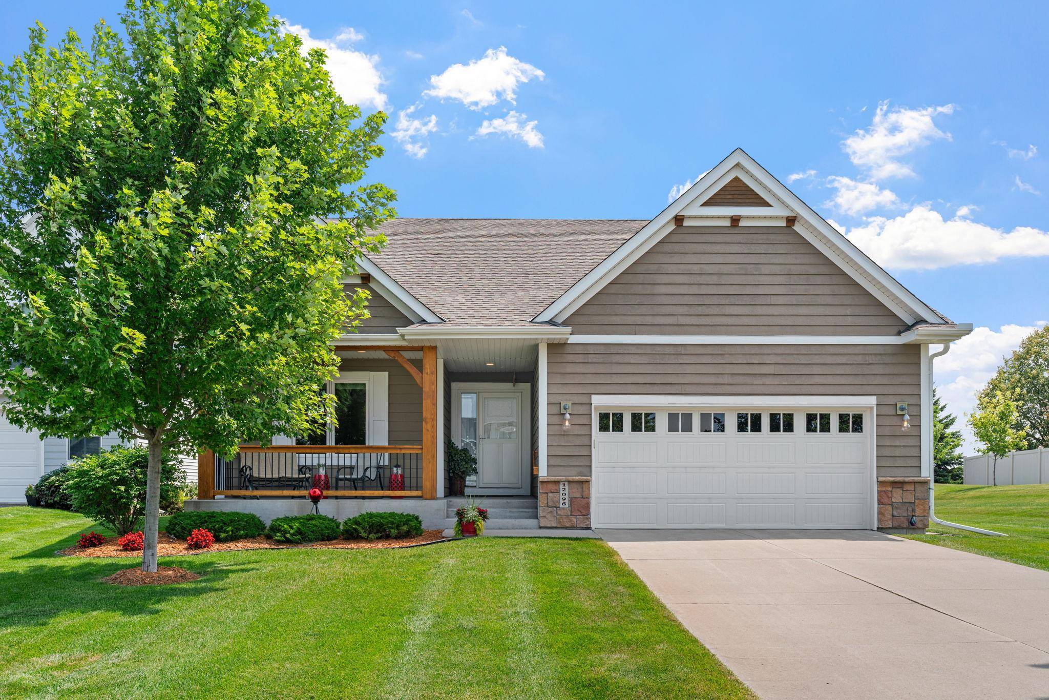 12096 Malisa CT, Rogers, MN 55374