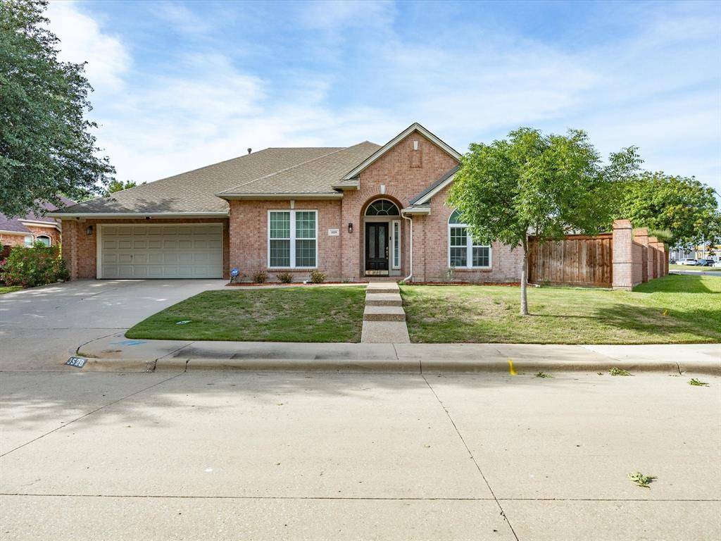 3529 Stone Creek Lane S, Fort Worth, TX 76137