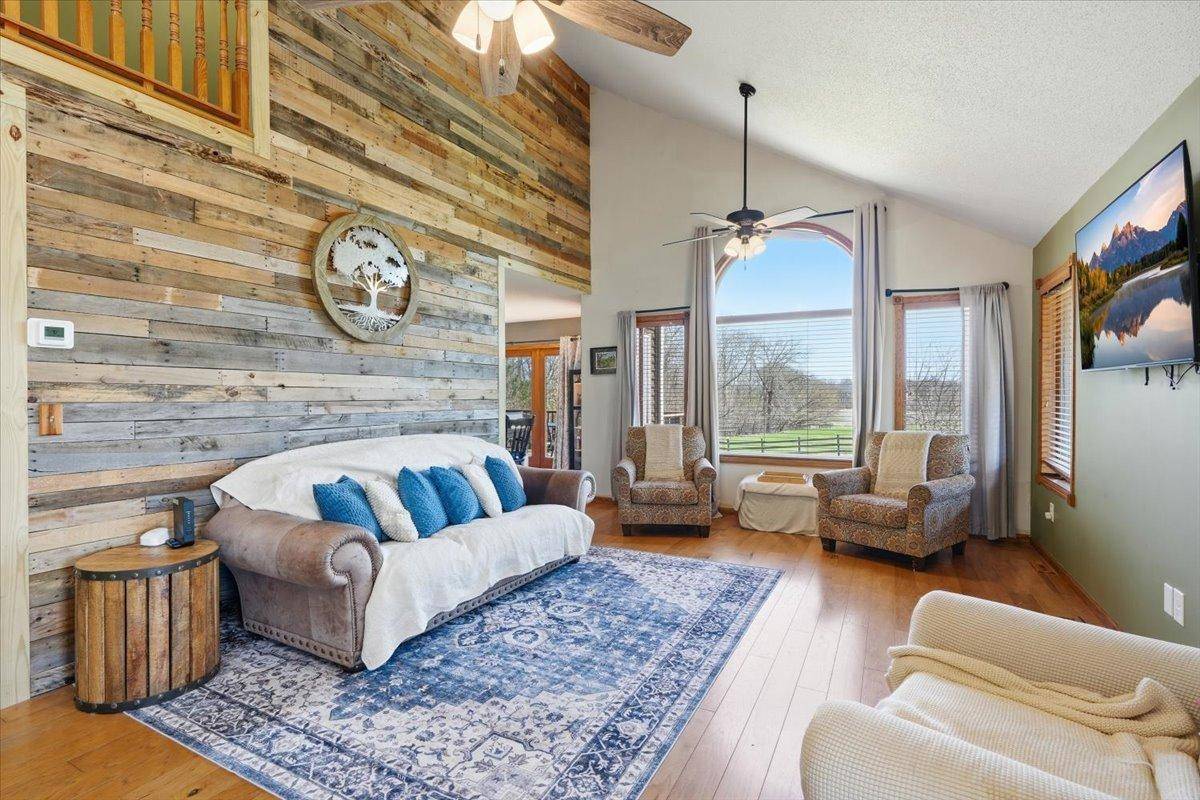 1226 Old Mill RD, New Richmond, WI 54017