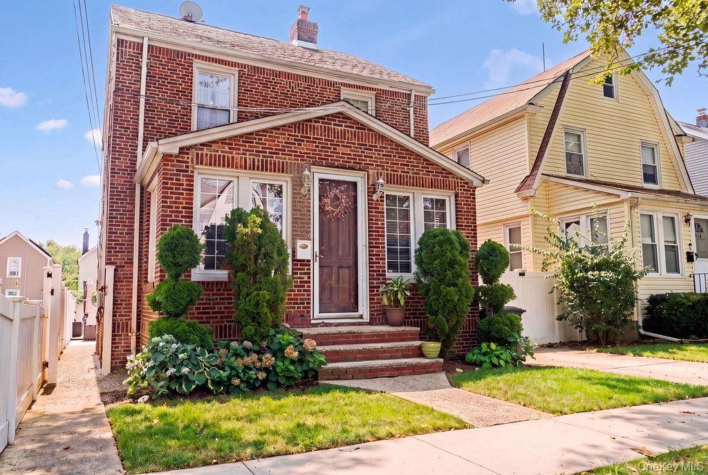 19430 111th RD, Saint Albans, NY 11412