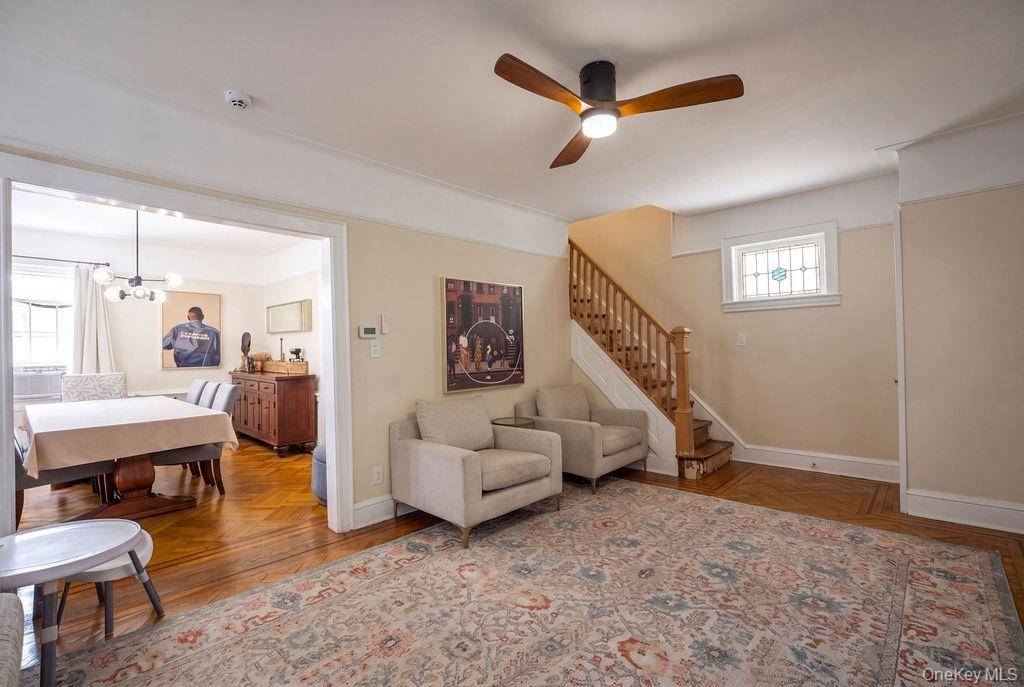 19430 111th RD, Saint Albans, NY 11412