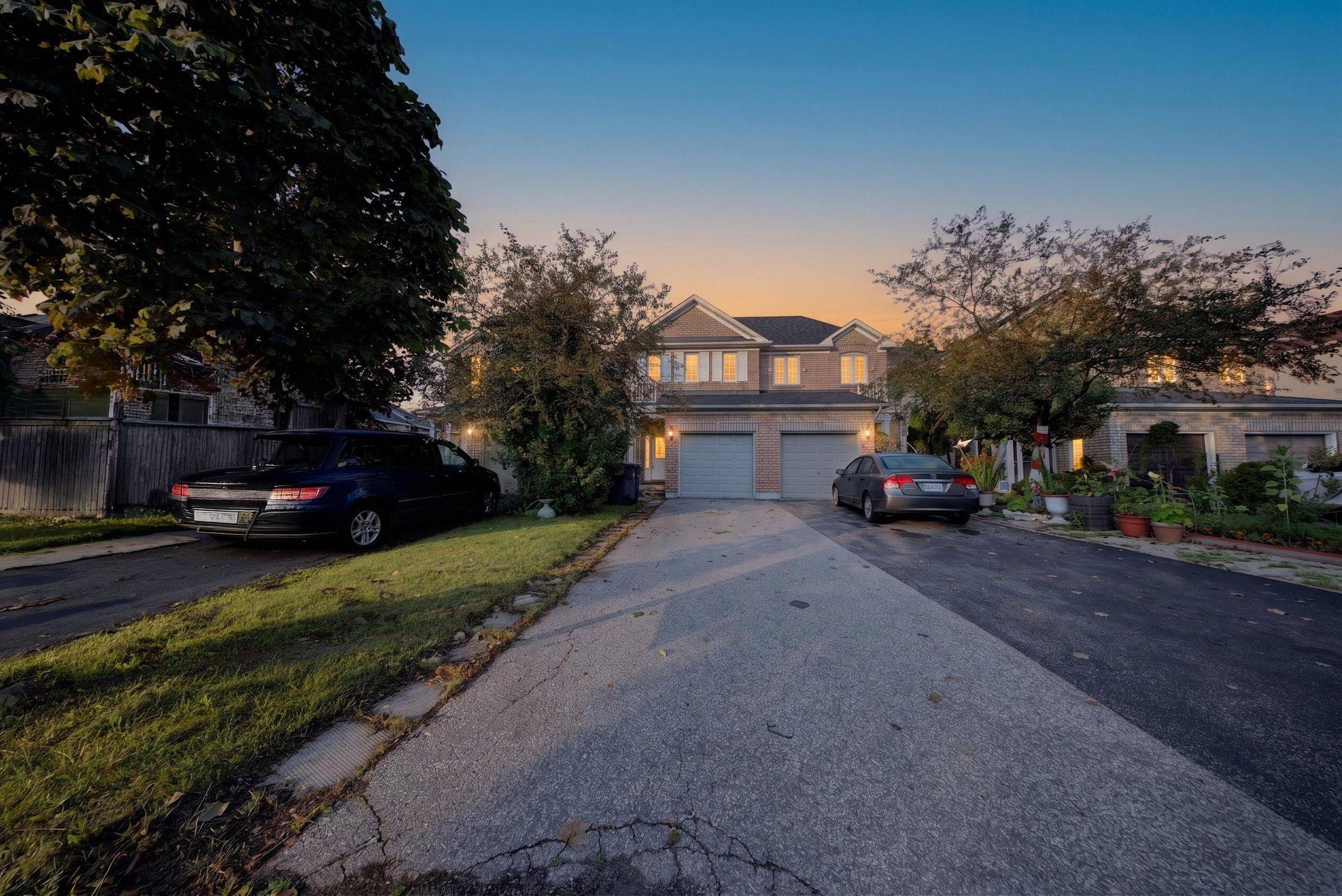 787 Avocado CRES, Mississauga, ON L5W 1H4