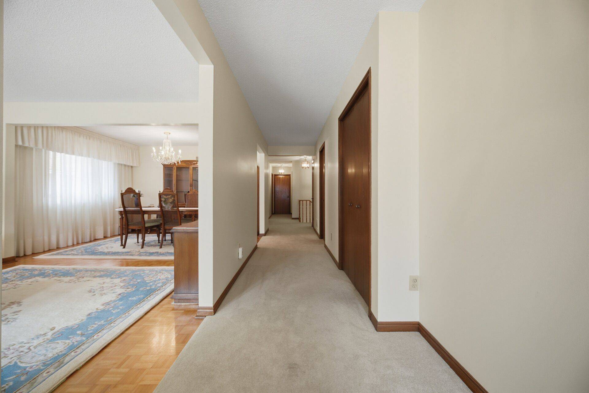 2222 FLORIAN RD, Mississauga, ON L5A 2M4