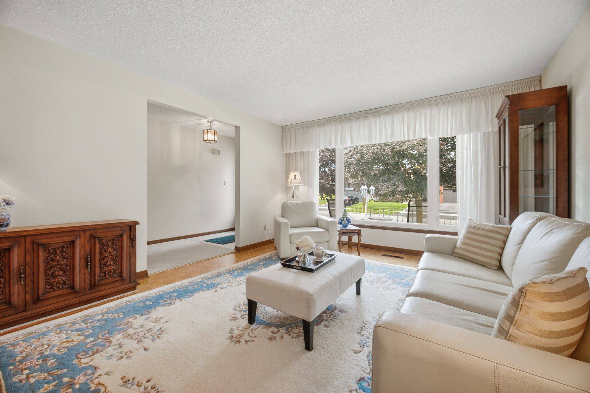 2222 FLORIAN RD, Mississauga, ON L5A 2M4