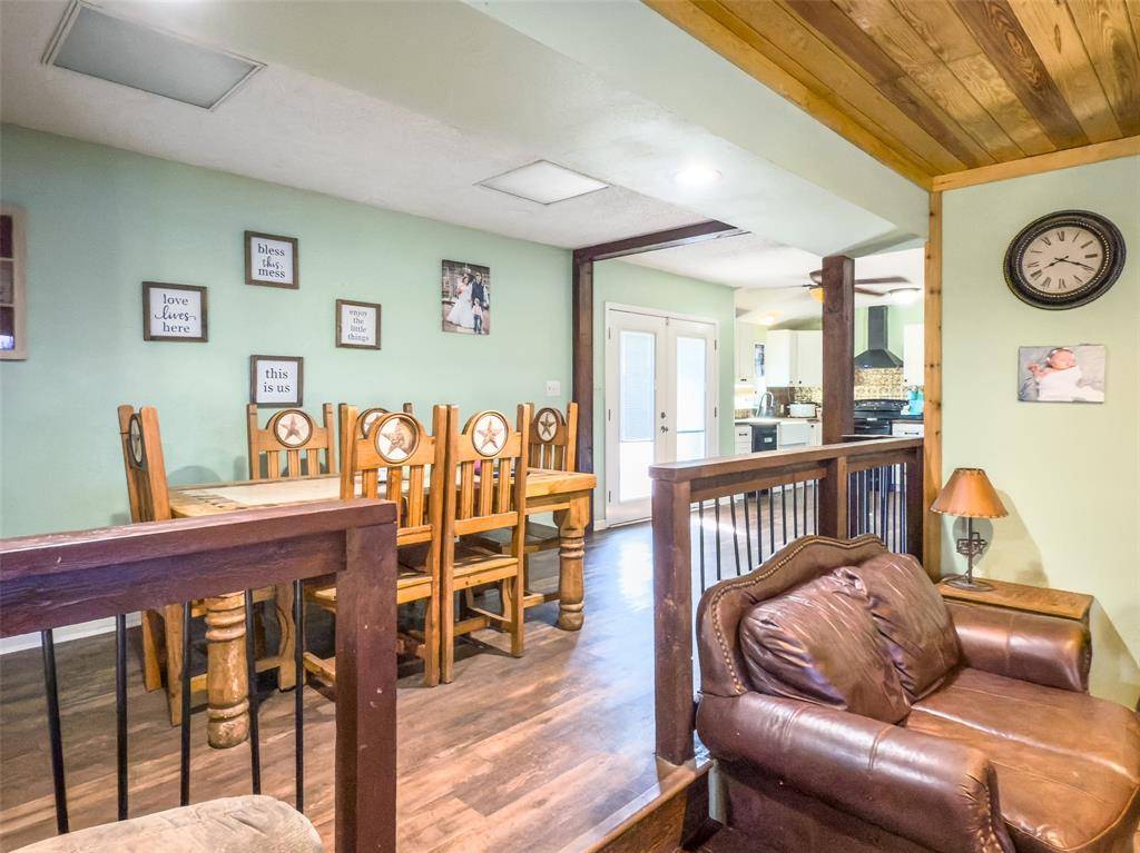8090 County Road 4528, Palestine, TX 75803