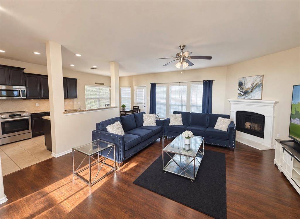 2104 Stonewood Drive, Lancaster, TX 75134