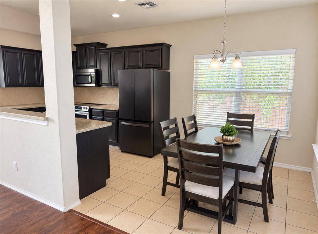 2104 Stonewood Drive, Lancaster, TX 75134