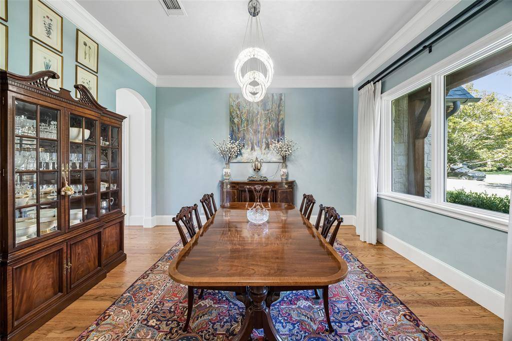 6130 Lavendale Avenue, Dallas, TX 75230