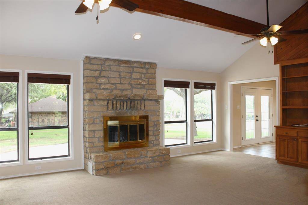 115 Sandra Palmer Street, Stephenville, TX 76401