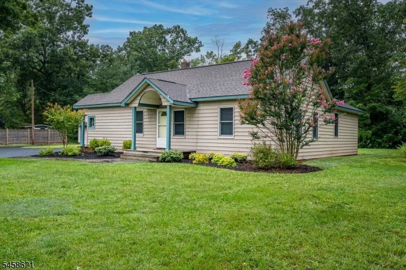 122 Cortelyou Ln, Franklin Twp., NJ 08873