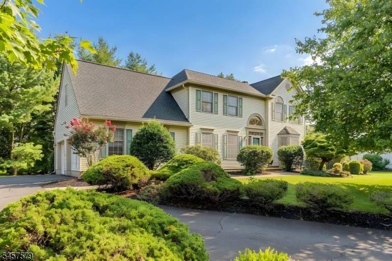 12 Poppy Dr, Hillsborough Twp., NJ 08844
