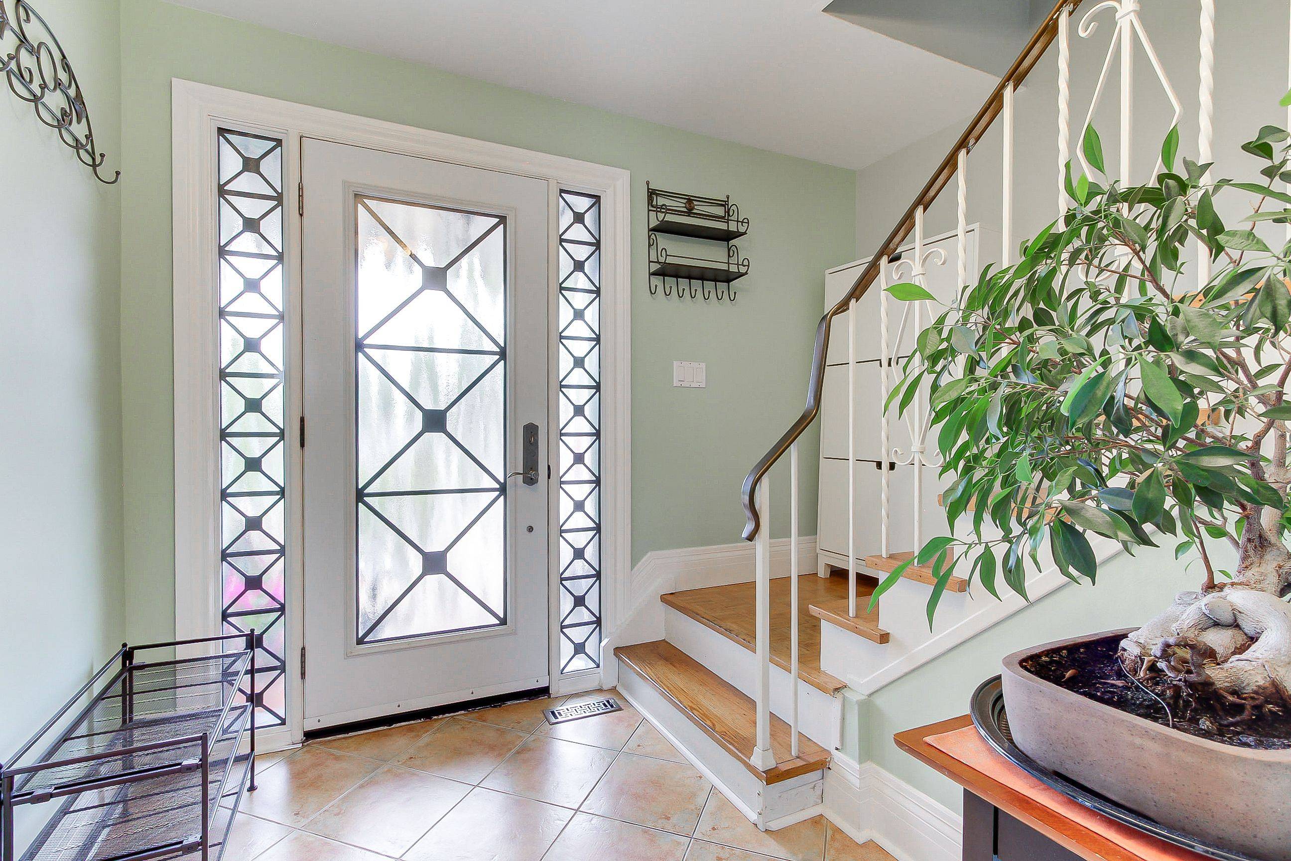 4229 Brandon Gate DR, Mississauga, ON L4T 3K3