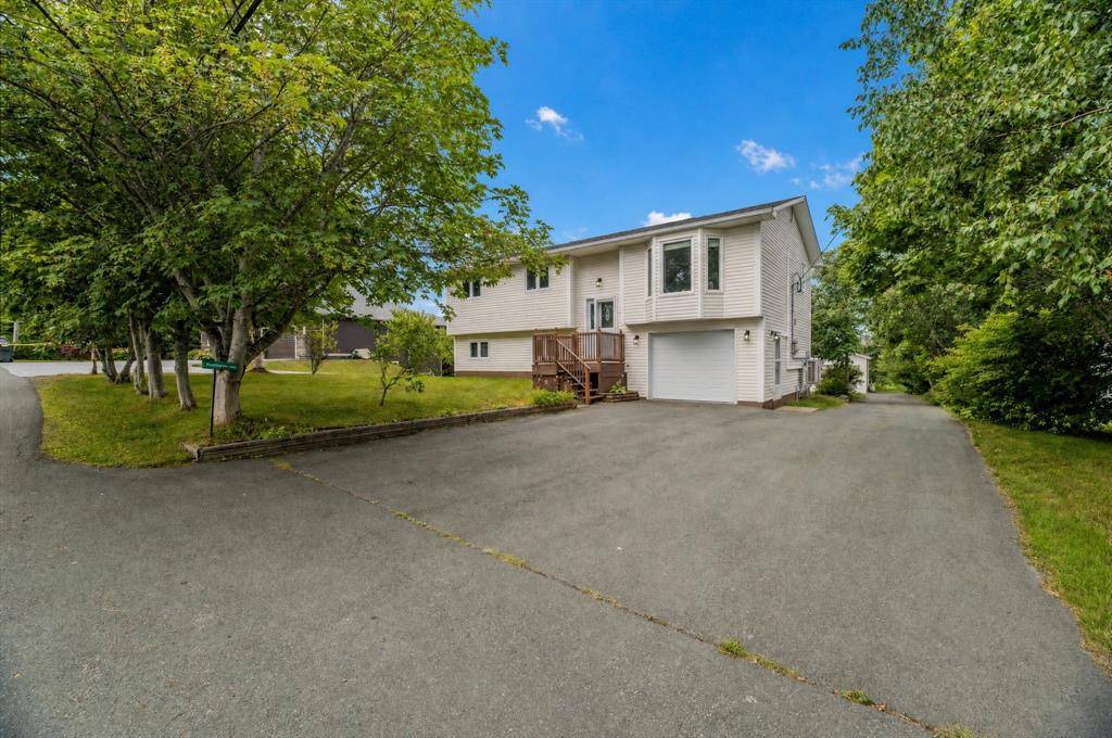 24 Middle Ridge Road, Conception Bay South, NL A1X 6B8