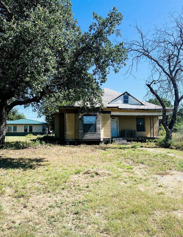 706 5th, Brady, TX 76825