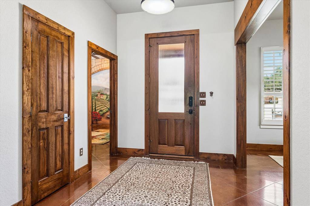 5009 Pequeno Court, De Cordova, TX 76049