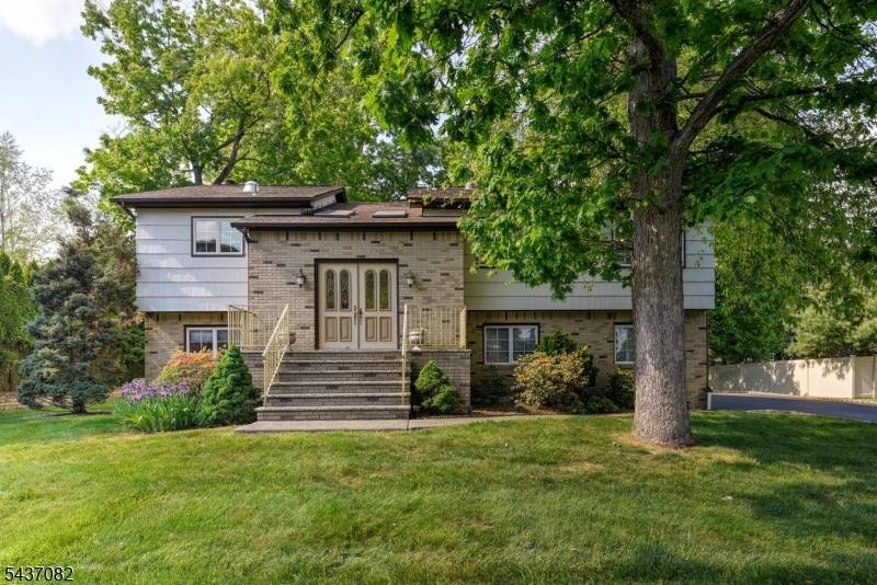 11 Yellow Brick Rd, Wayne Twp., NJ 07470