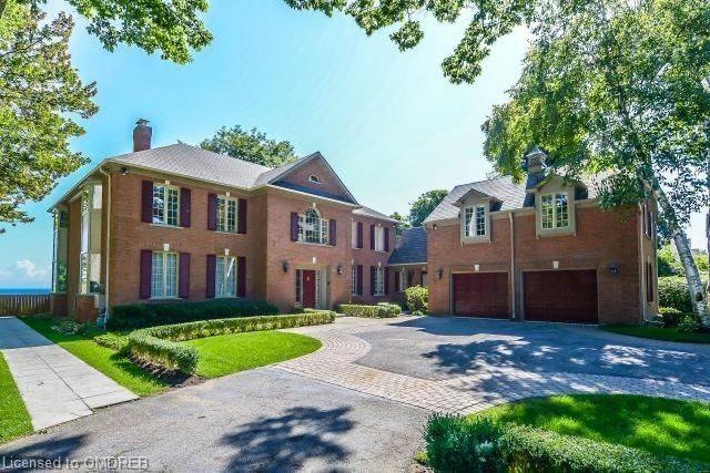 16 Ennisclare DR W, Oakville, ON L6J 4N2